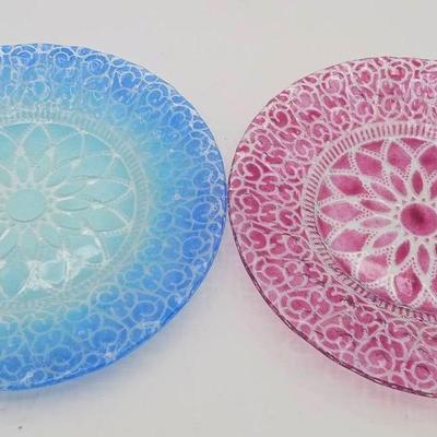 (2) Sydenstricker Vintage Embassy Fused Glass Plates in Pink & Blue