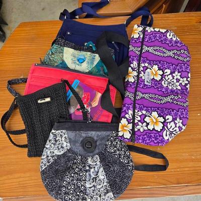 Handbags & Purses
