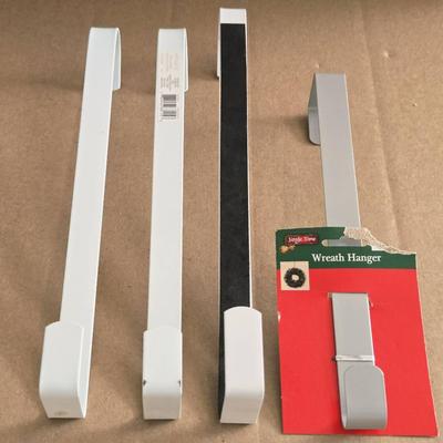 (4) Wreath Hangers
