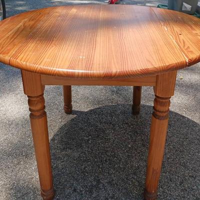Circular Extending Wooden Table