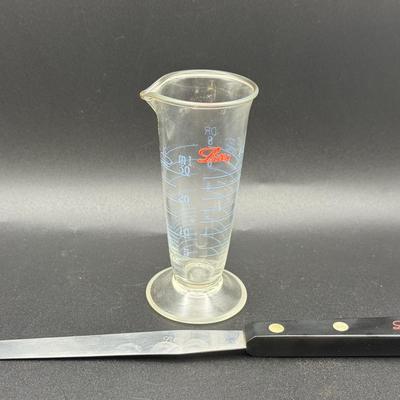 Lilly Beaker Glass Footed Graduated Cylinder & Spreader Laboratory Chemistry 30 ML 1 oz VTG