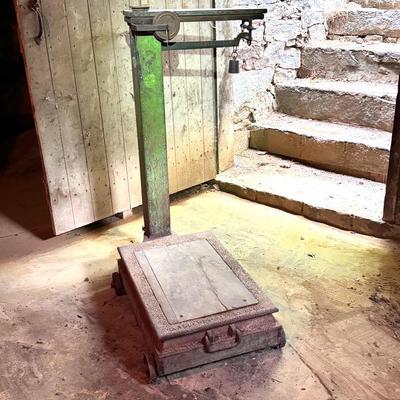 Vintage Scale