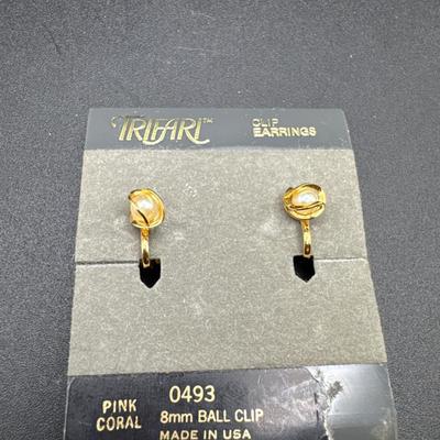Trifari Vintage Clip On Earrings 