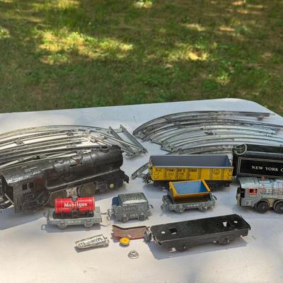 Vintage Toy Trains & Tracks