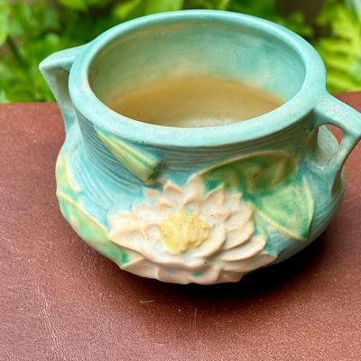 Roseville Water Lily Bowl With Handles Number 663