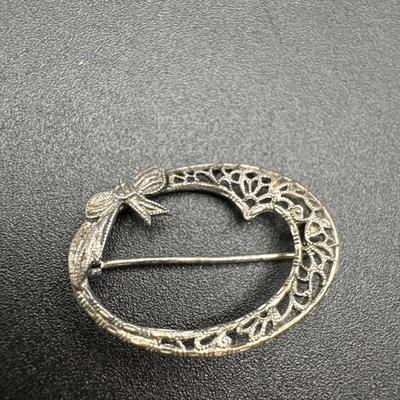Vintage Sterling Silver Filigree Pin