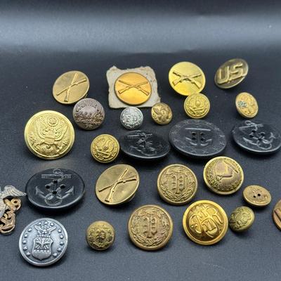 Rare Police Uniform Buttons & Military Pins/Buttons 