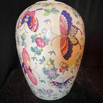 Vintage Chinese Hand Painted Porcelain Ginger Jar
