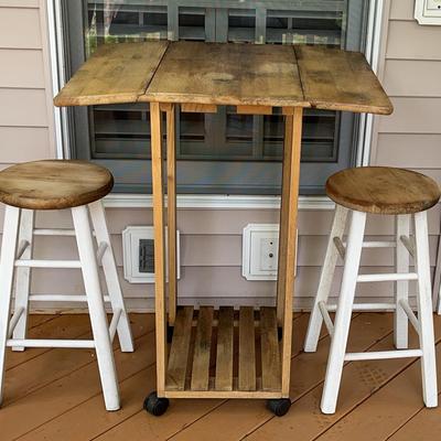 Drop Leaf Table W/pair Of Stools