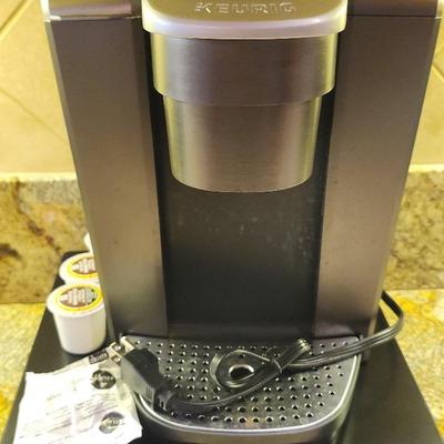 Keurig  wirh Pod Storage and Pods