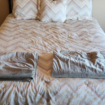 Queen Sertapedic Westridge Bed And Headboard 