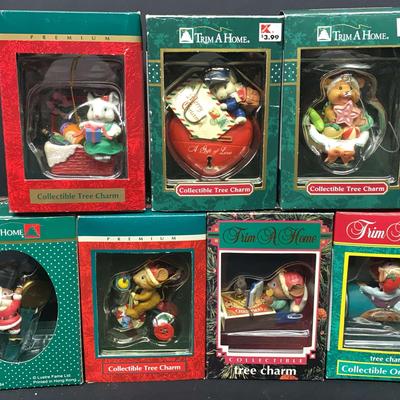 Trim A Home Collectible Tree Charms – Set Of 8 Ornaments Featuring “A Gift Of Love”