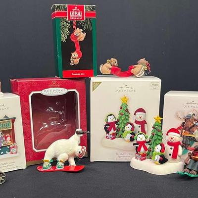 Hallmark Keepsake Ornament Collection – Featuring Very Merry Trio Magic Ornament