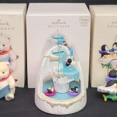 Keepsake Polar & Penguin Fun – Featuring Animated Penguin Sledding Hill Ornament