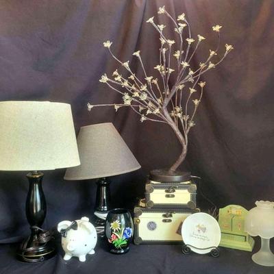 Decorative Home Accents with Working Lamps & Light-Up Floral Tree
