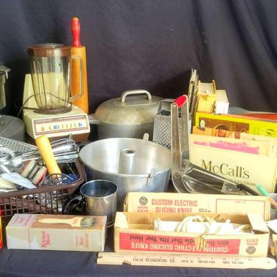 Vintage Kitchenware Collection with Roaster & Food Processor