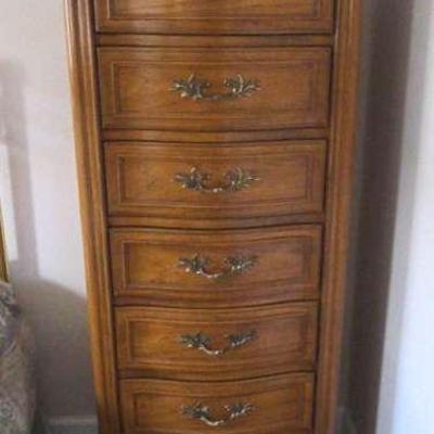 Tall Thomasville 7-Drawer Lingerie Chest with Brass Hardware