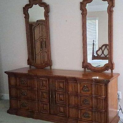 Heavy Wood Mediterranean Chester Drawer with Mirrors