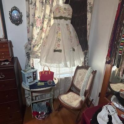 Sale Photo Thumbnail #381