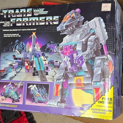 Sale Photo Thumbnail #22: Transformers Toy