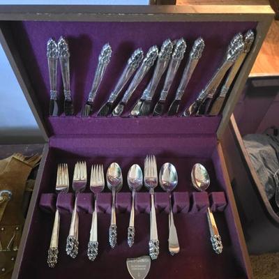 Sale Photo Thumbnail #71: Roger Silver plate Flatware 