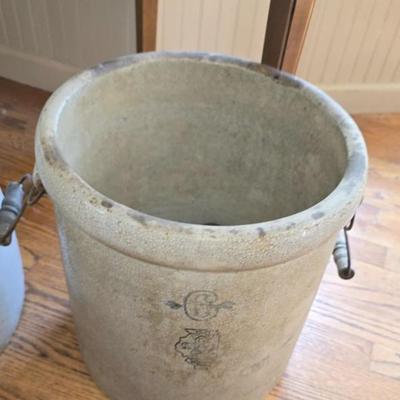 Sale Photo Thumbnail #33: 6 gallon crock