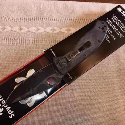Sale Photo Thumbnail #65: Spyderco Knife 