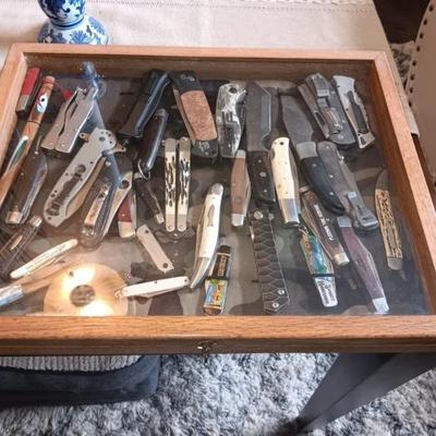 Sale Photo Thumbnail #69: Knives 