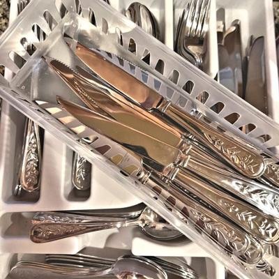 Sale Photo Thumbnail #73: Reed & Barton Berry Vine stainless flatware