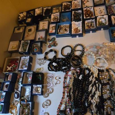 Sale Photo Thumbnail #16