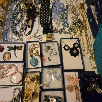 Sale Photo Thumbnail #28
