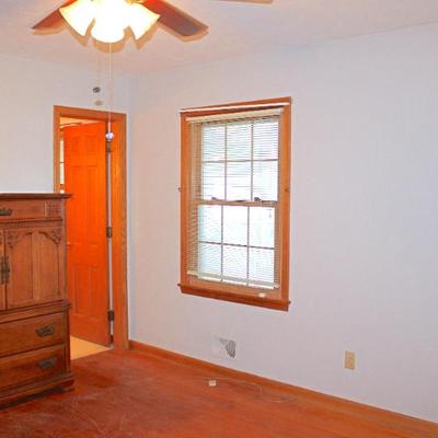 Sale Photo Thumbnail #25