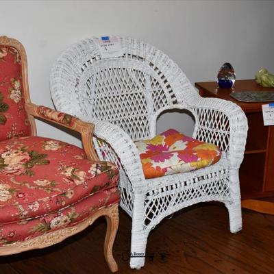056 living room