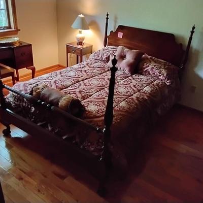 Vintage 4 Post Full Sized Bed