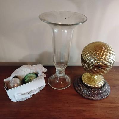 Small Lot Of Glass Decor