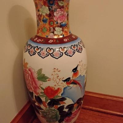 Large Colorful Chinese Vase