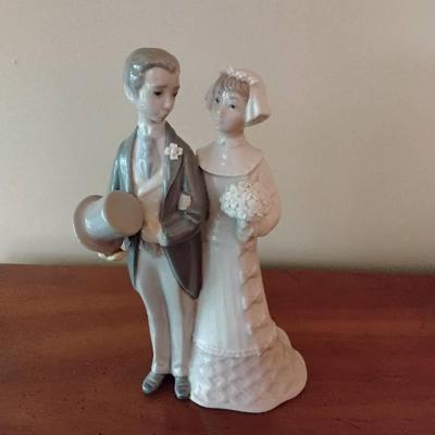 Lladro Bride And Groom Figurine