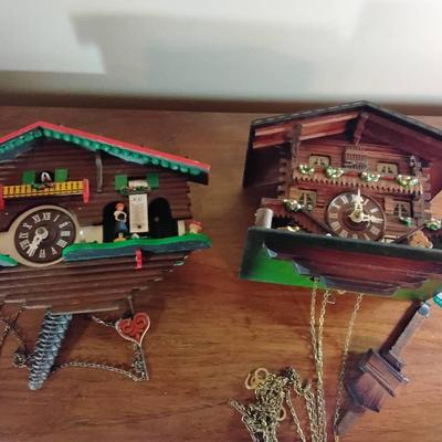 2 Cuckoo Clocks