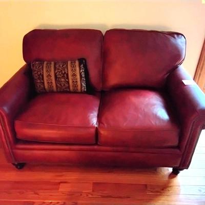 Traditional Styled Burgundy Leather Loveseat