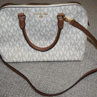 Sale Photo Thumbnail #699