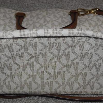 Sale Photo Thumbnail #700