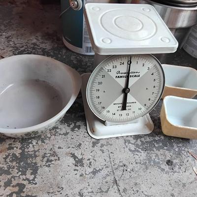 Lot With Vintage Pyrex And Scale