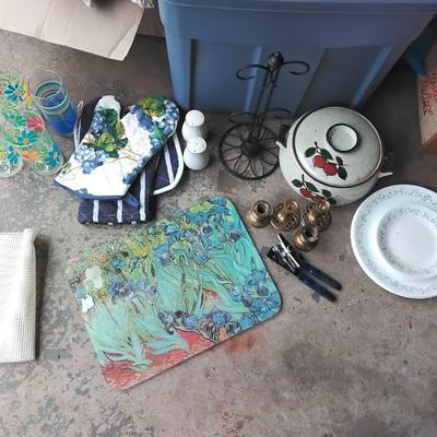 Lot Of Various Kitchen Items