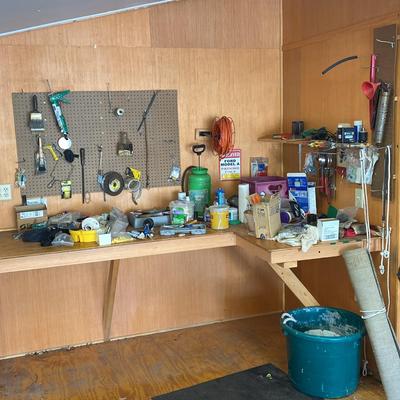 Large workbench lot