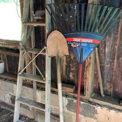 Ladder, Horseshoes, Hand tools