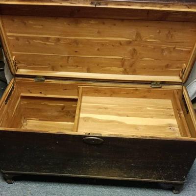 Antique Cedar Hope Chest With Insert