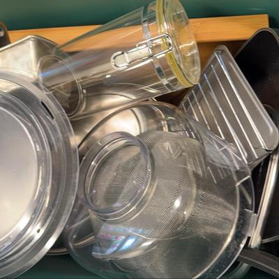 Mystery Lot Of Kitchen Items