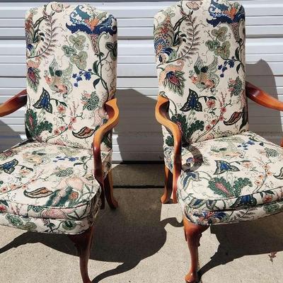 Floral Pattern Wooden Arms and Legs Chair