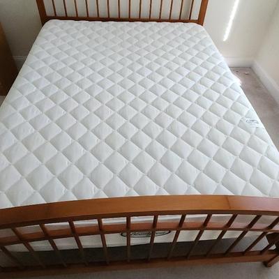 Queen Size Wooden Beautyrest Bed