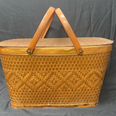 Quality Red-Man Baskets: Picnic Basket